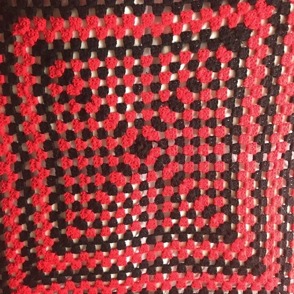Handmade Blanket Full Sz Bed Cover Red/Black Fringe Pre-Owned